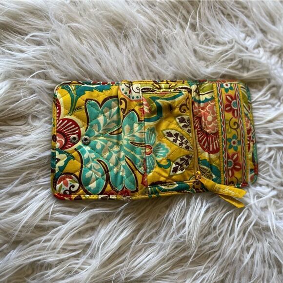 Vera Bradley 💫Trifold 💫wallet - Picture 3 of 5